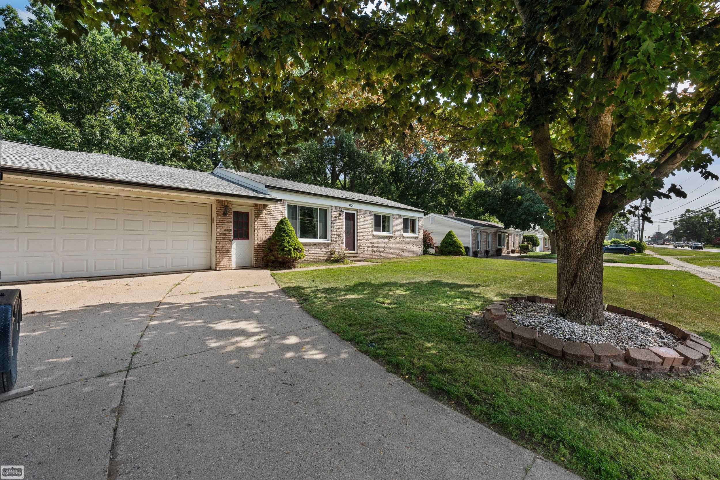 4505 23 Mile Road Utica, MI 48316 - Photo 4 of 38