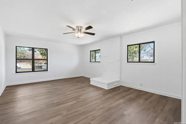 $349,900 | 100 Howard Drive, Schertz, TX 78154