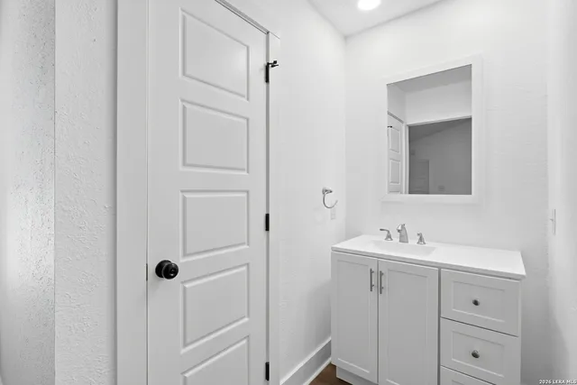 $349,900 | 100 Howard Drive, Schertz, TX 78154