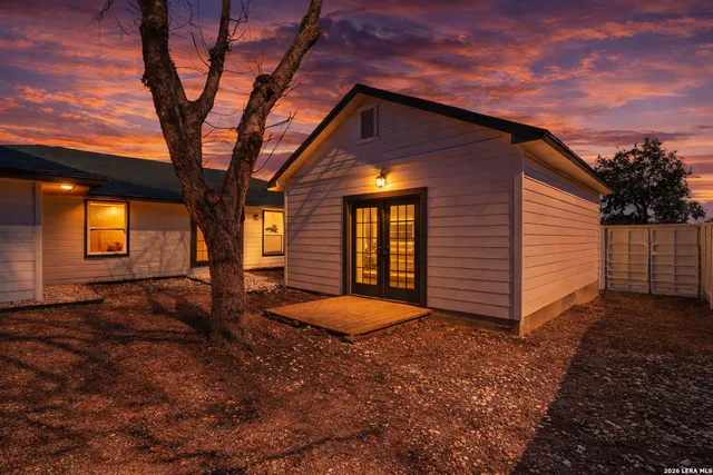 $349,900 | 100 Howard Drive, Schertz, TX 78154