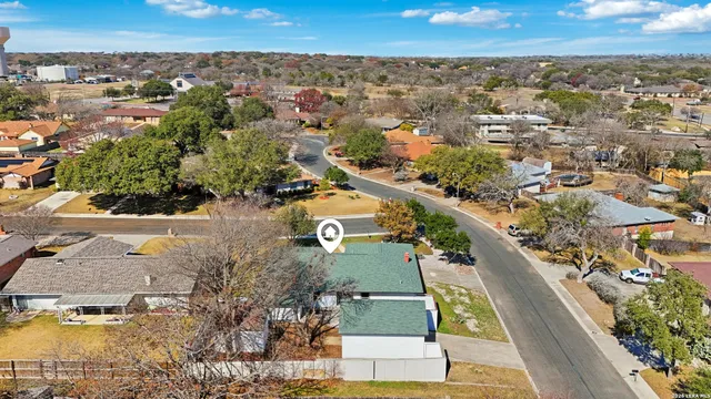 $349,900 | 100 Howard Drive, Schertz, TX 78154