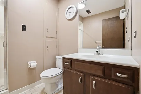 $209,900 | 1630 Camellia Drive, Unit B1, Munster, IN 46321