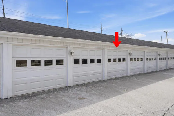 $219,900 | 1630 Camellia Drive, Unit B1, Munster, IN 46321