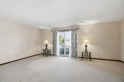 $209,900 | 1630 Camellia Drive, Unit B1, Munster, IN 46321