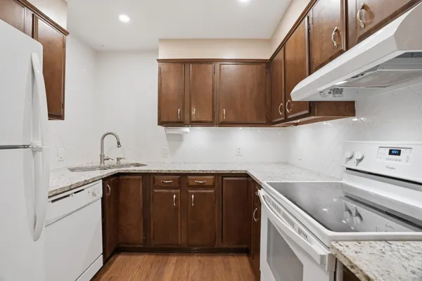 $219,900 | 1630 Camellia Drive, Unit B1, Munster, IN 46321