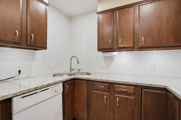 $219,900 | 1630 Camellia Drive, Unit B1, Munster, IN 46321