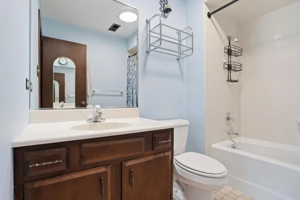 $219,900 | 1630 Camellia Drive, Unit B1, Munster, IN 46321