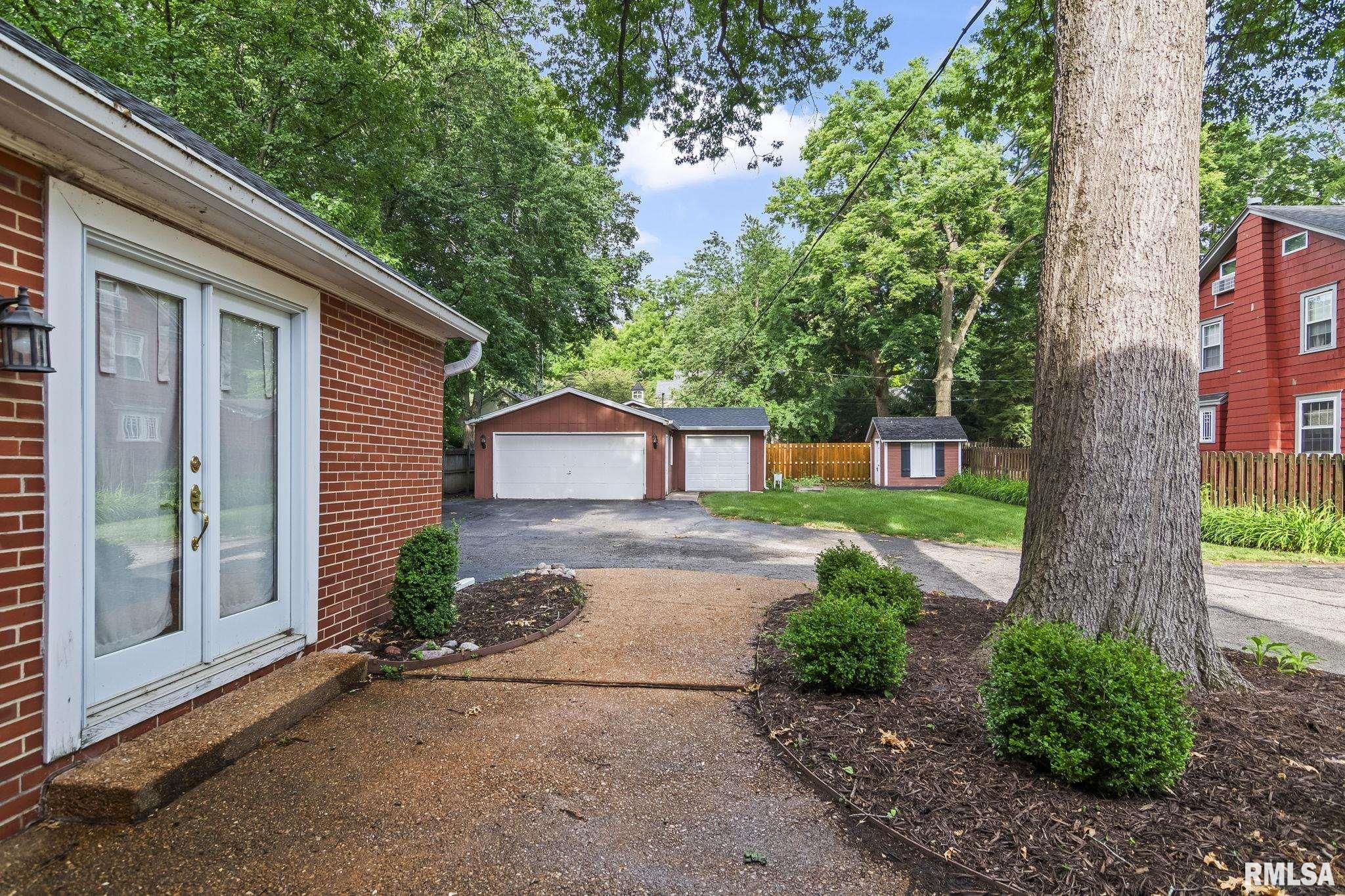 1957 Outer Park Drive Springfield, IL 62704 - Photo 43 of 49