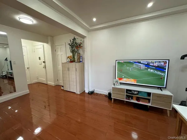 $438,000 | 144-44 41st Avenue, Unit 2B | Murray Hill - Flushing