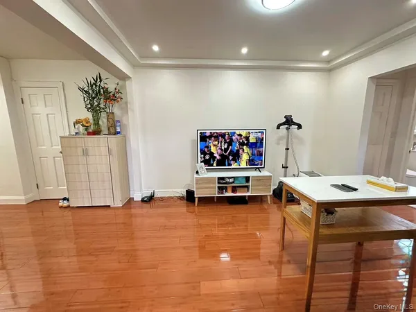 $438,000 | 144-44 41st Avenue, Unit 2B | Murray Hill - Flushing