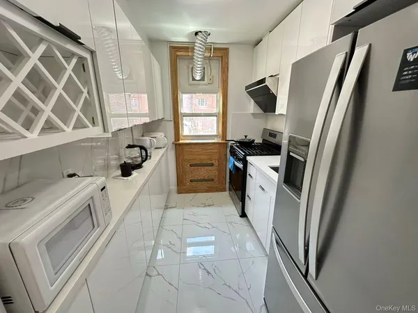 $438,000 | 144-44 41st Avenue, Unit 2B | Murray Hill - Flushing