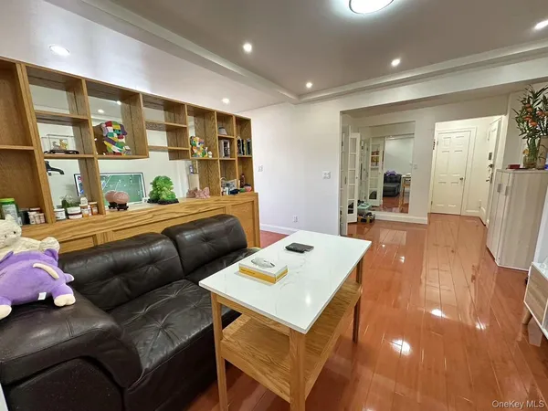 $438,000 | 144-44 41st Avenue, Unit 2B | Murray Hill - Flushing