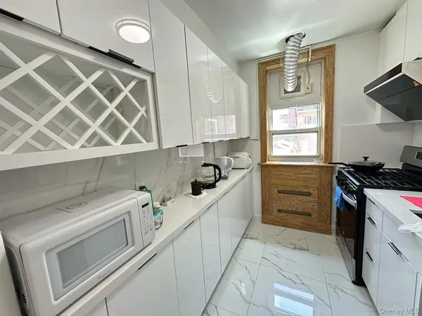 $438,000 | 144-44 41st Avenue, Unit 2B | Murray Hill - Flushing