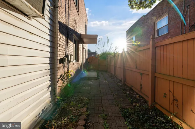 a view of a pathway of a house
