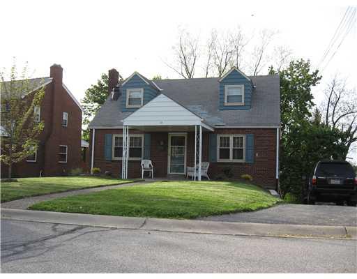 13 Leon Road Green Tree, PA 15220 - Photo 1 of 9 Exterior Front.