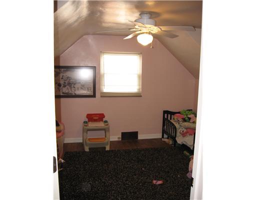13 Leon Road Green Tree, PA 15220 - Photo 9 of 9 Bedroom.
