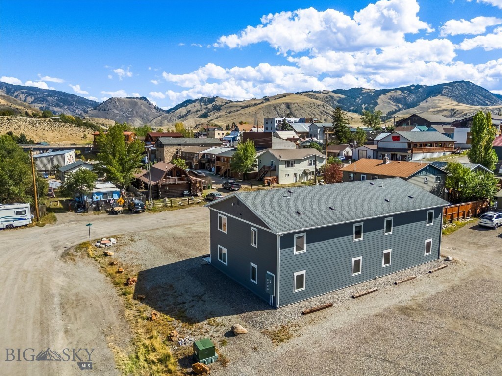 301 Spring Street Gardiner, MT 59030 - Photo 24 of 44 Gallery Image 24
