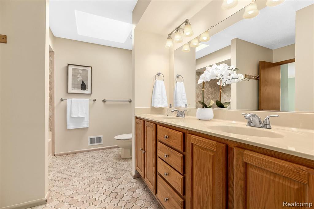 5412 Prairie View Brighton, MI 48116 - Photo 20 of 34