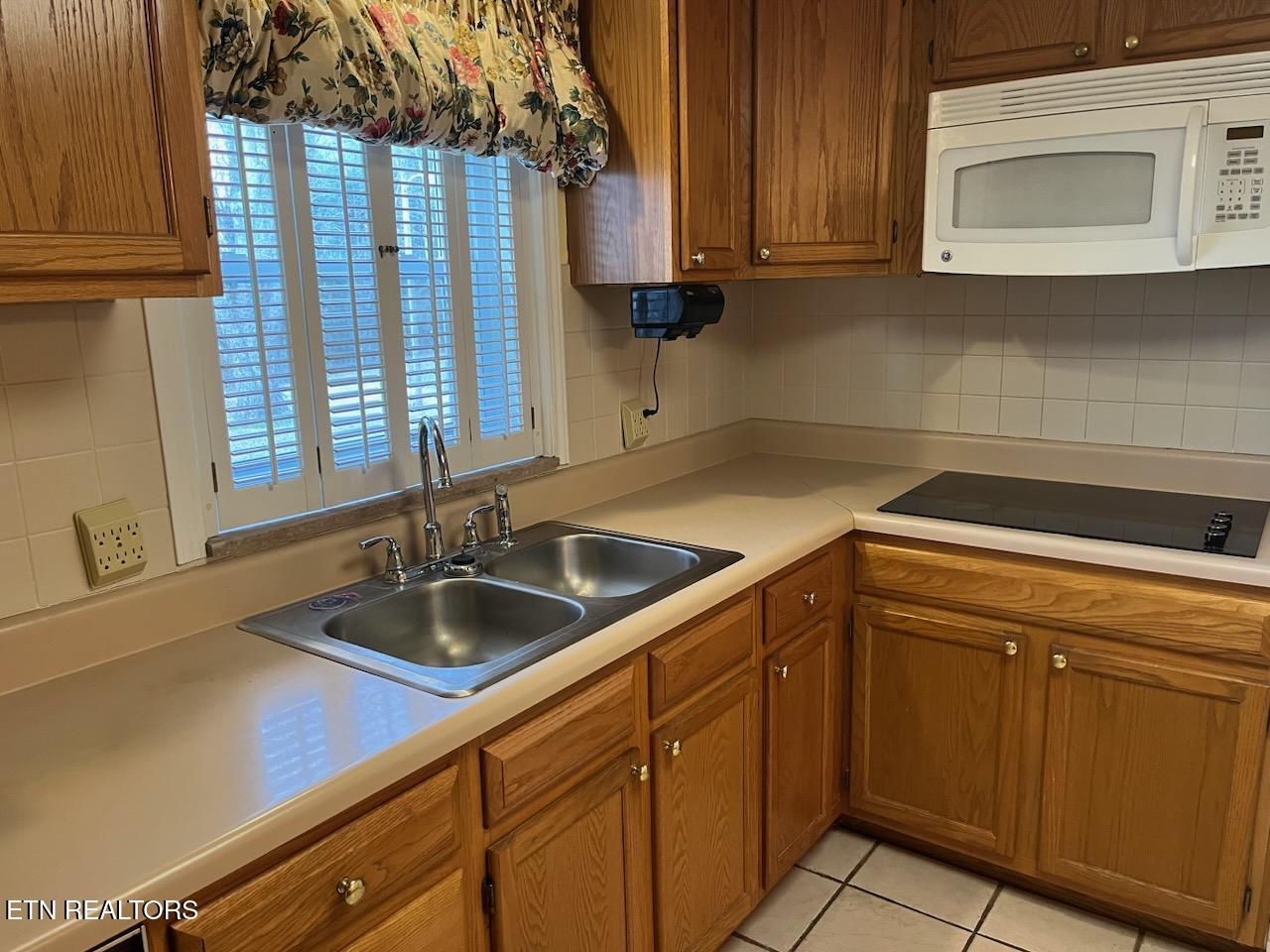 180 Cedar Lane Jacksboro, TN 37757 - Photo 24 of 48 IMG954199