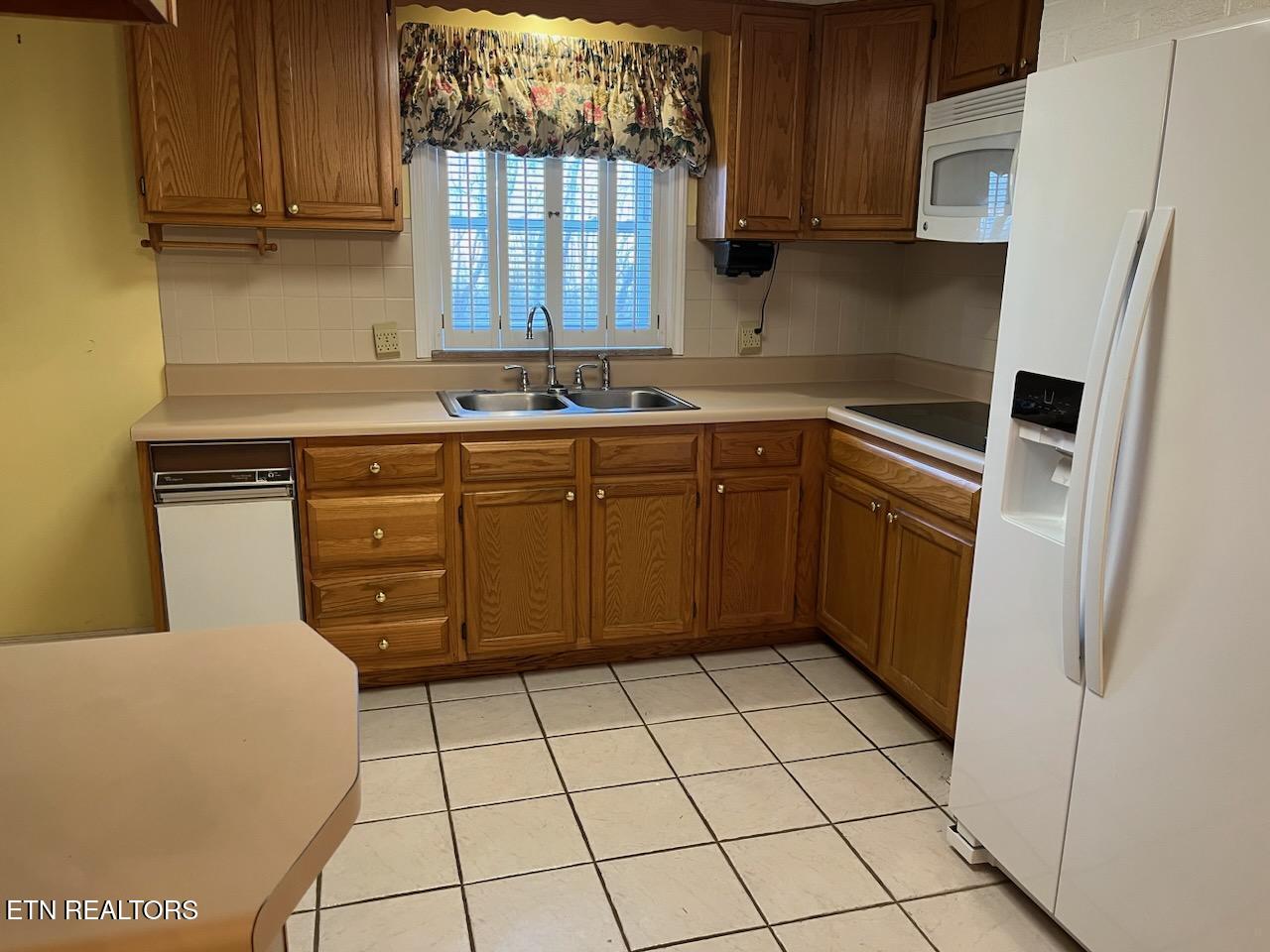 180 Cedar Lane Jacksboro, TN 37757 - Photo 25 of 48 IMG954200