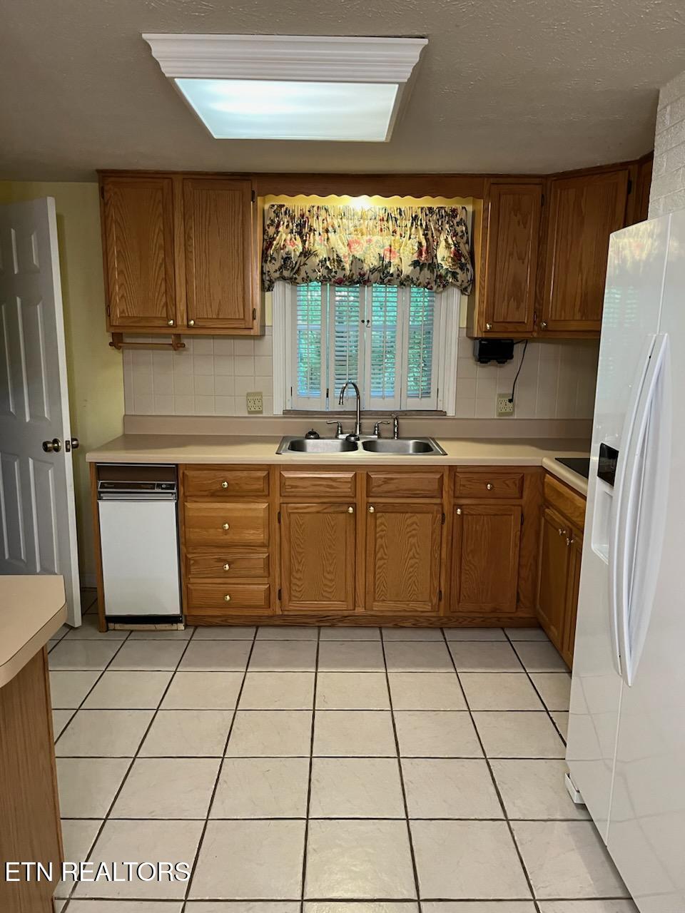 180 Cedar Lane Jacksboro, TN 37757 - Photo 26 of 48 IMG954599
