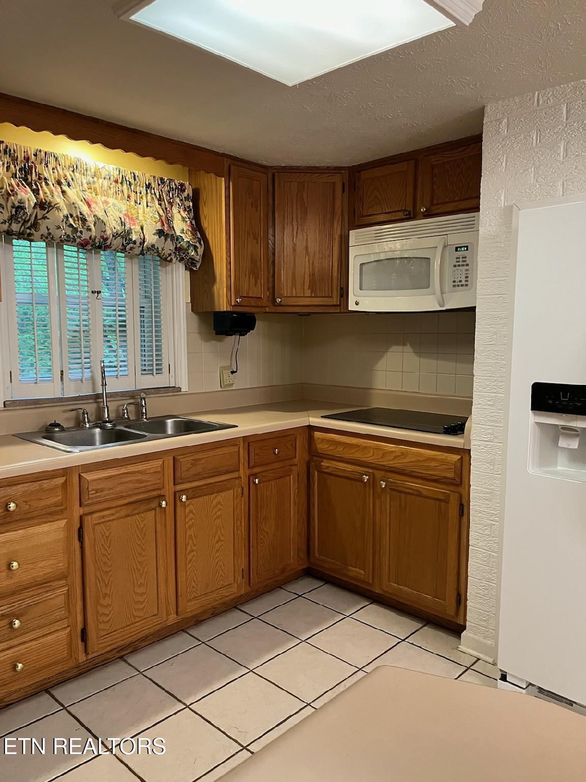 180 Cedar Lane Jacksboro, TN 37757 - Photo 27 of 48 IMG954601