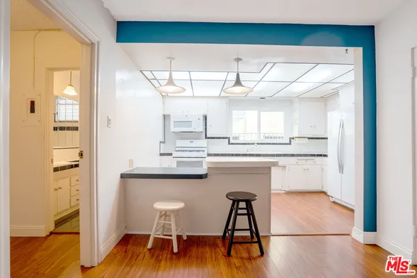 $2,600 | 446 South St Andrews Place, Unit 3, Los Angeles, CA 90020