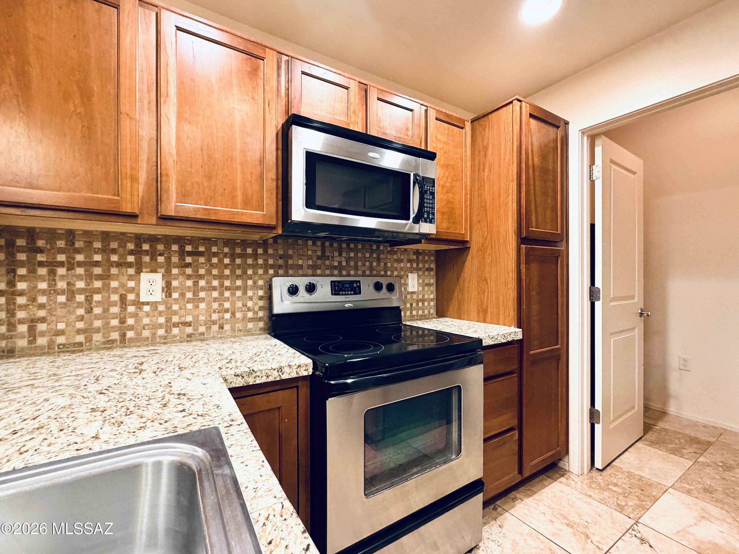 2010 East River Road, Unit 101 Tucson, AZ 85718 - Photo 12 of 30 IMG_E8973