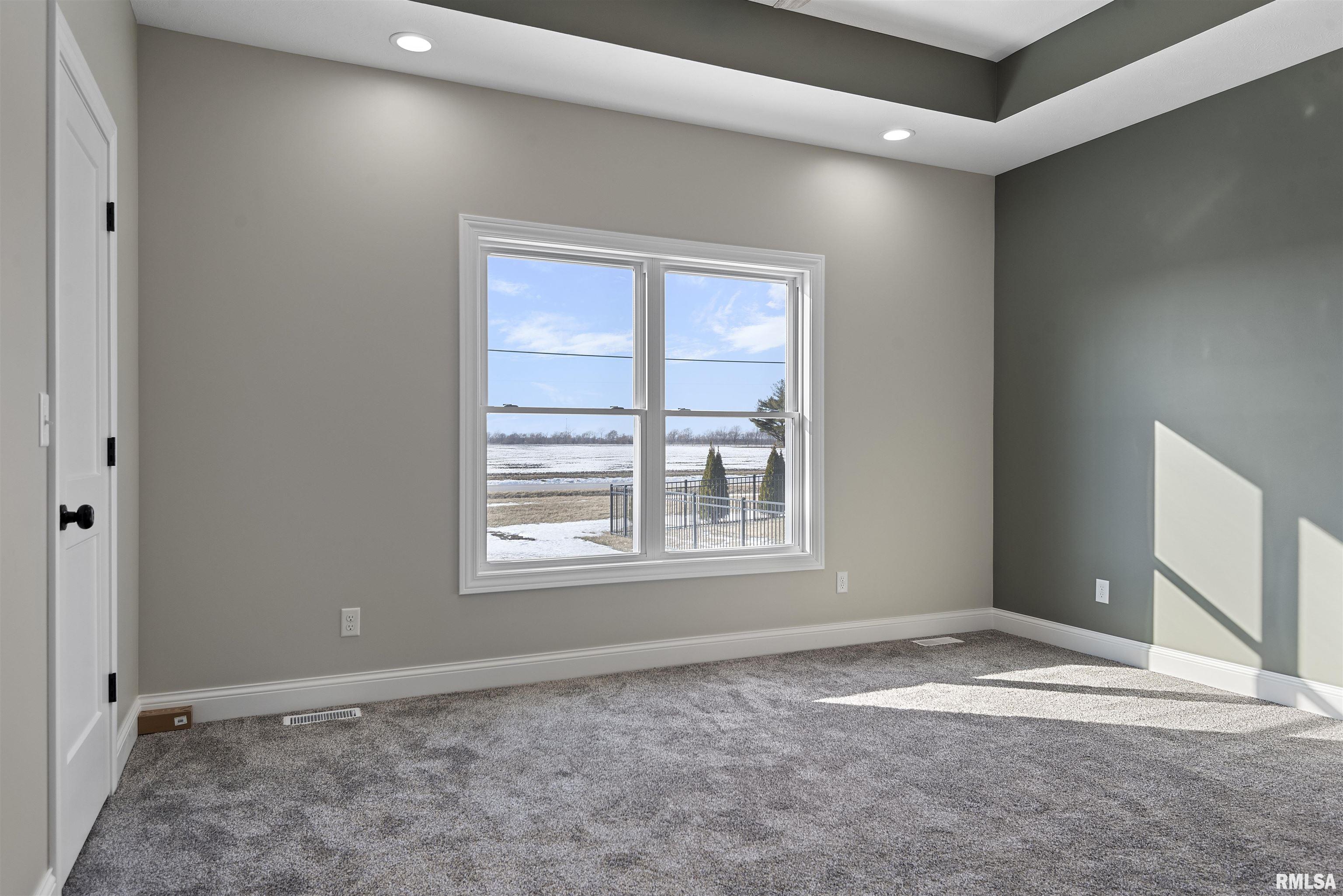 3801 Sugar Loaf Drive Springfield, IL 62711 - Photo 13 of 32