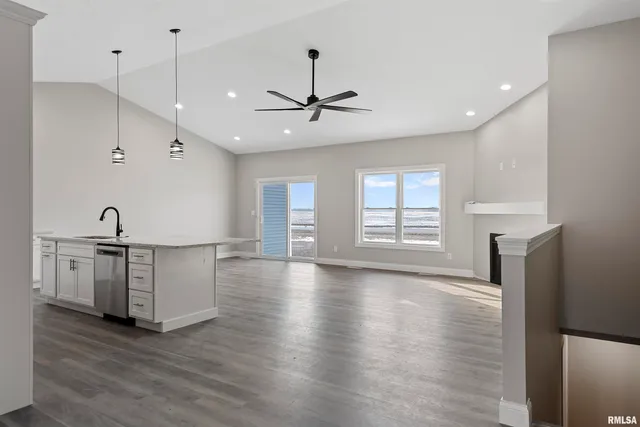 $385,000 | 3801 Sugar Loaf Drive, Springfield, IL 62711