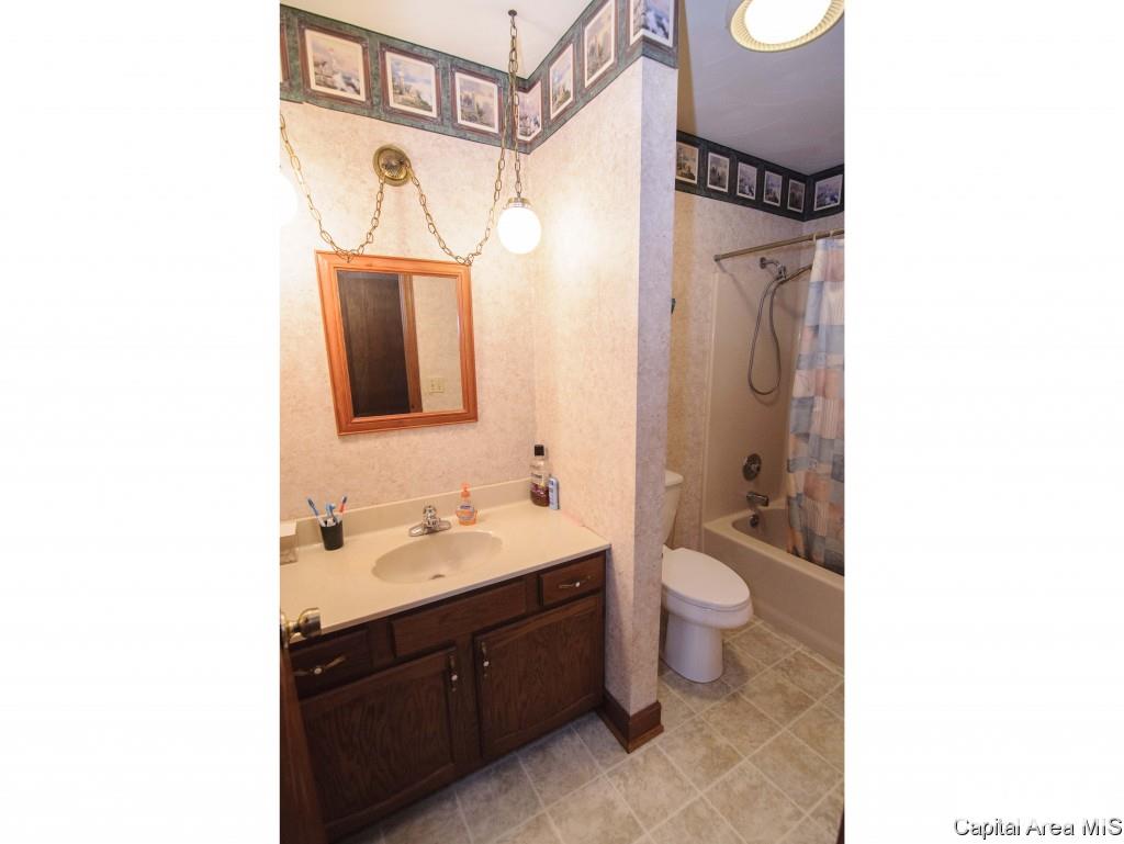 5814 Curran Road New Berlin, IL 62670 - Photo 9 of 18
