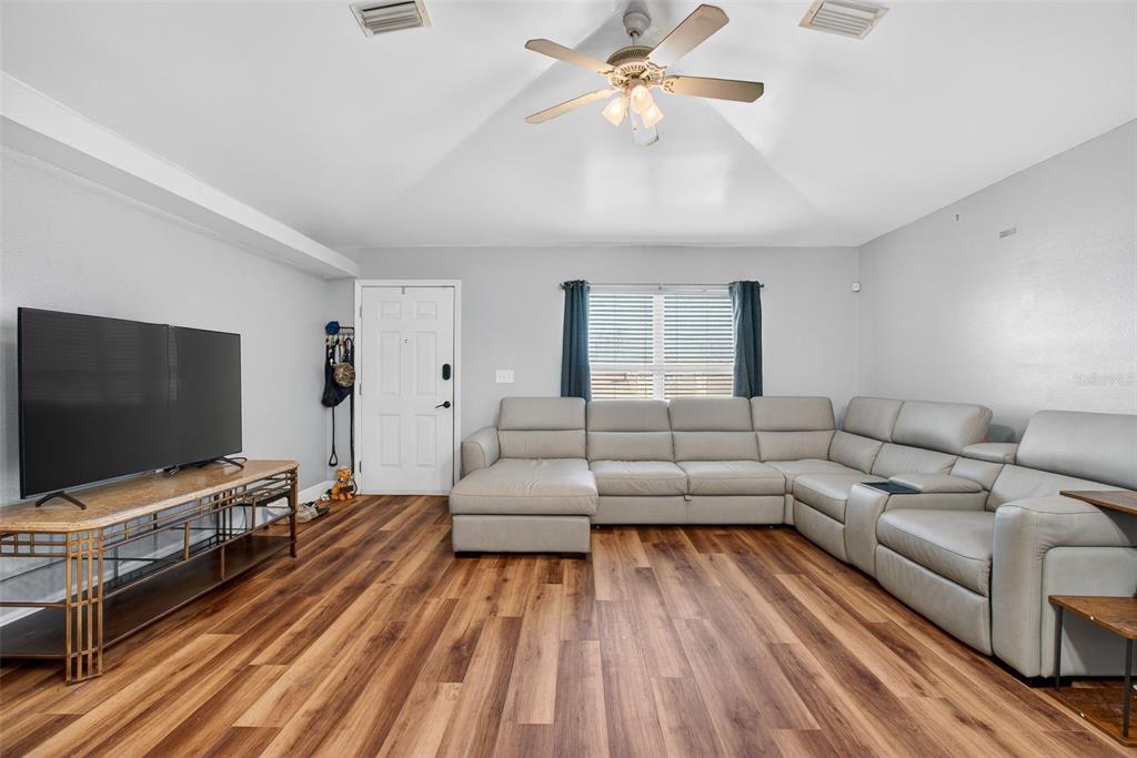 2174 19th Avenue Southwest Largo, FL 33774 - Photo 5 of 28