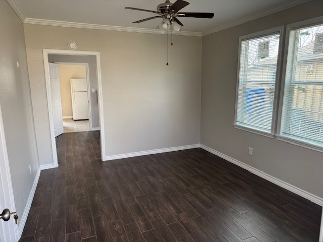 2516 Berry Street Houston, TX 77004 - Photo 4 of 13 Living Room / Front Entrance