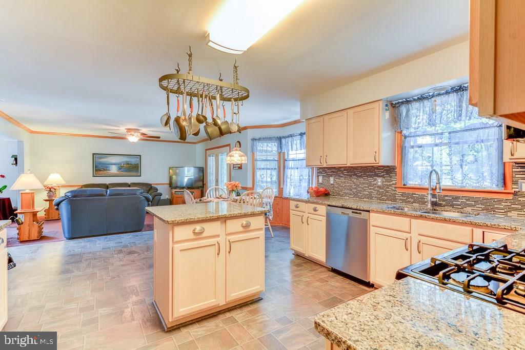 117 Lanyard Road Manahawkin, NJ 08050 - Photo 7 of 30