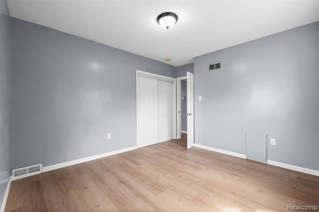 21090 Gentner Street Warren, MI 48089 - Photo 14 of 25