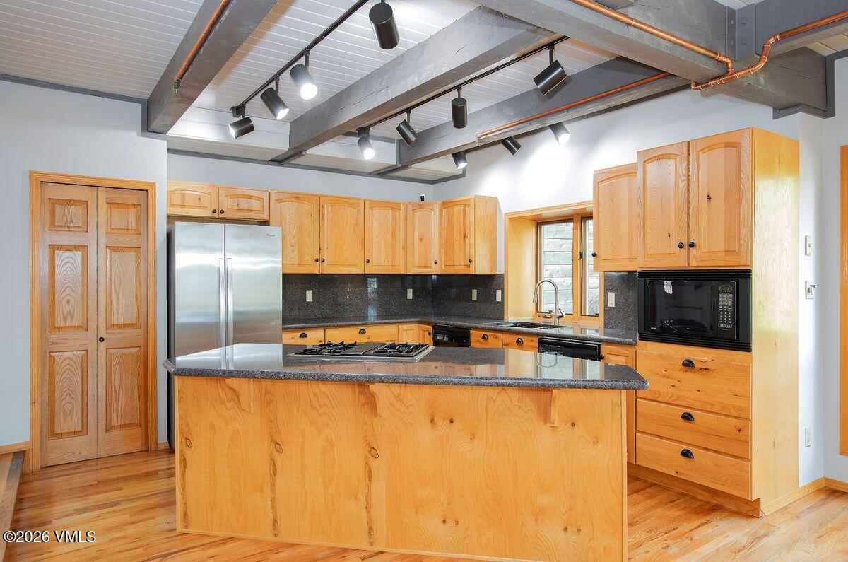 1410 Buffehr Creek Road, Unit B Vail, CO 81657 - Photo 9 of 31 photo_offline_011