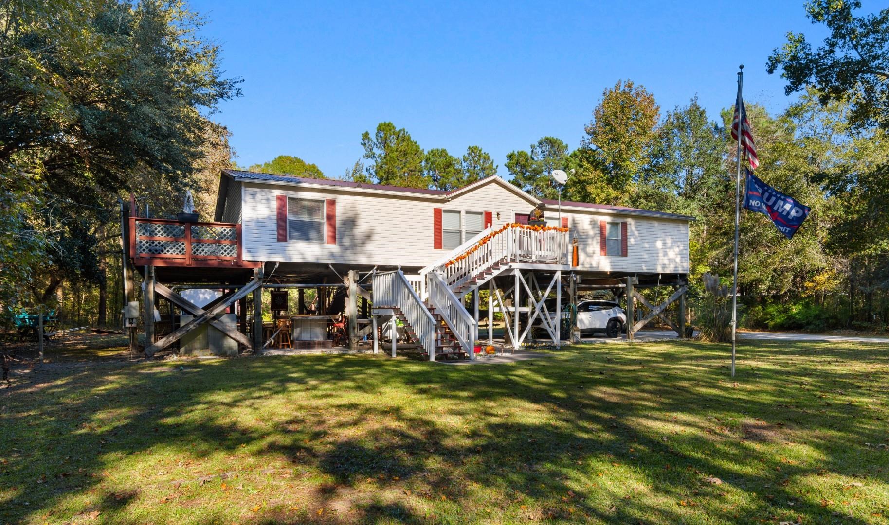881 Rowe Pond Road Conway, SC 29526 - Photo 2 of 40