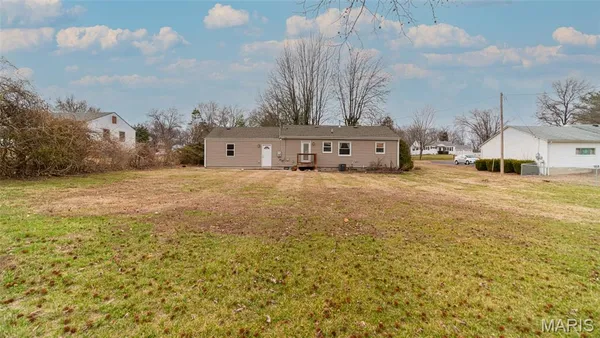 $1,995 | 204 Hillsdale Drive, Ballwin, MO 63011