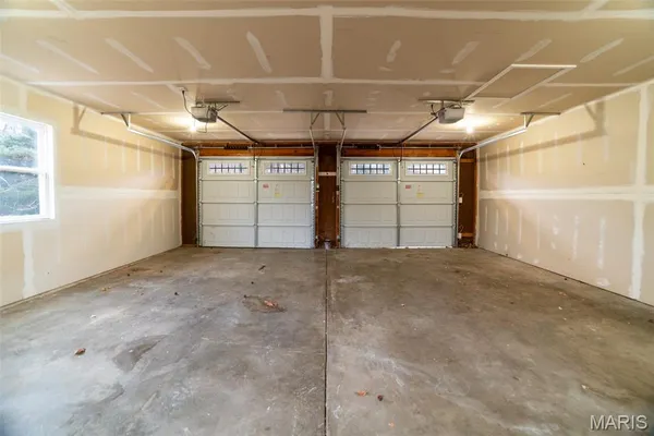 $1,995 | 204 Hillsdale Drive, Ballwin, MO 63011