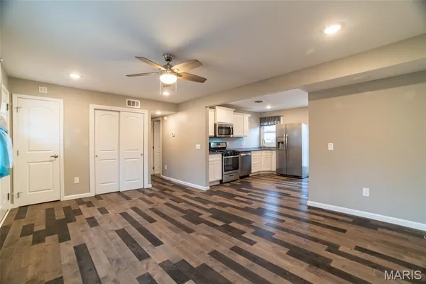 $1,995 | 204 Hillsdale Drive, Ballwin, MO 63011