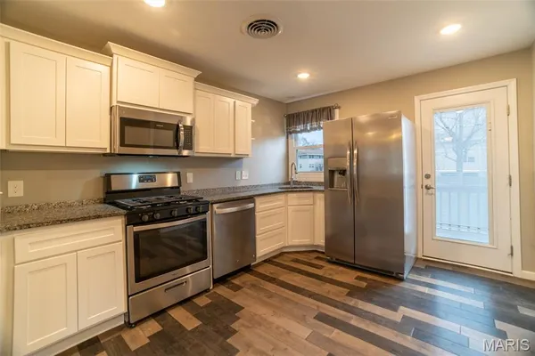 $1,995 | 204 Hillsdale Drive, Ballwin, MO 63011