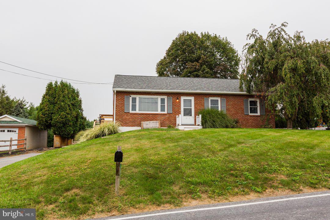 42 Harvest Road Lancaster, PA 17602 - Photo 2 of 37 Gallery Image 2