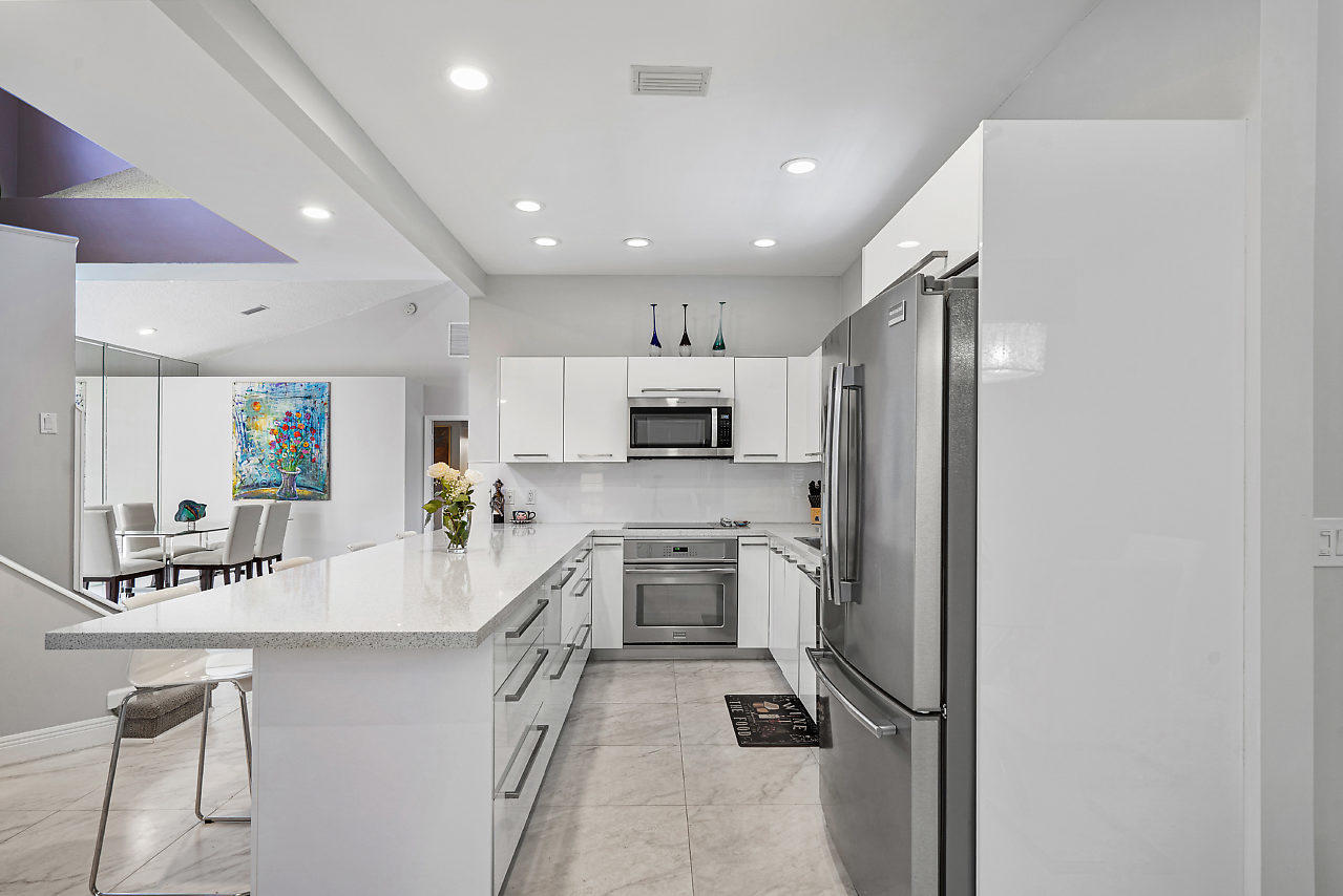 6676 Northwest 26th Way Boca Raton, FL 33496 - Photo 15 of 43 017-6676NW26thWay-BocaRaton-FL-small