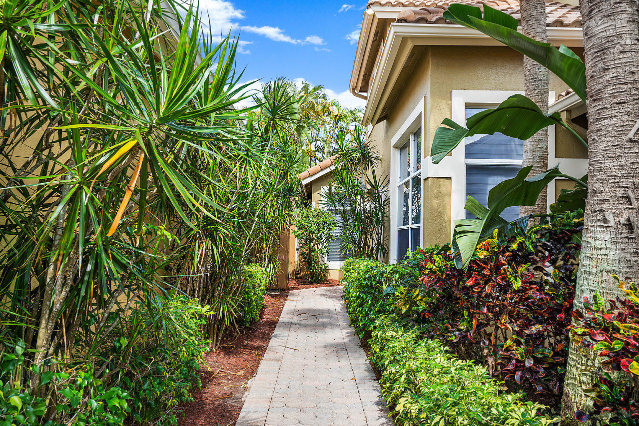 6676 Northwest 26th Way Boca Raton, FL 33496 - Photo 3 of 43 004-6676NW26thWay-BocaRaton-FL-small