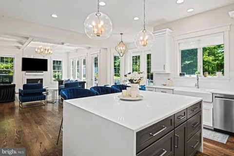 $1,950,000 | 1416 Ross Drive Southwest, Vienna, VA 22180