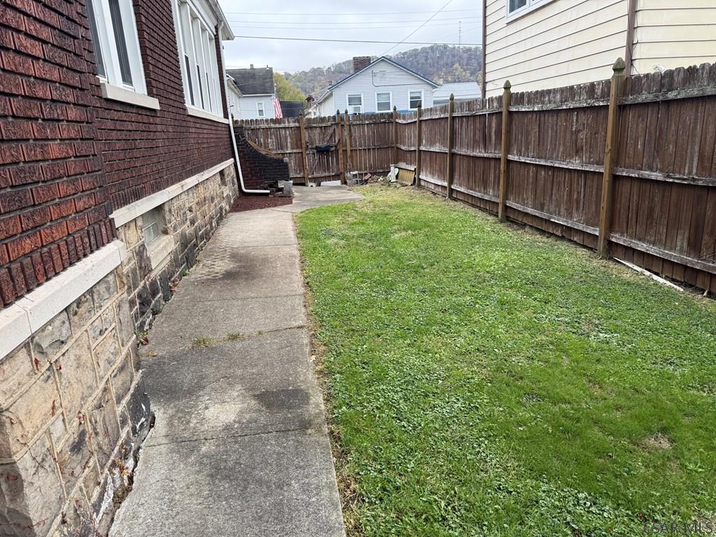 123 Singer Street Johnstown, PA 15901 - Photo 9 of 96