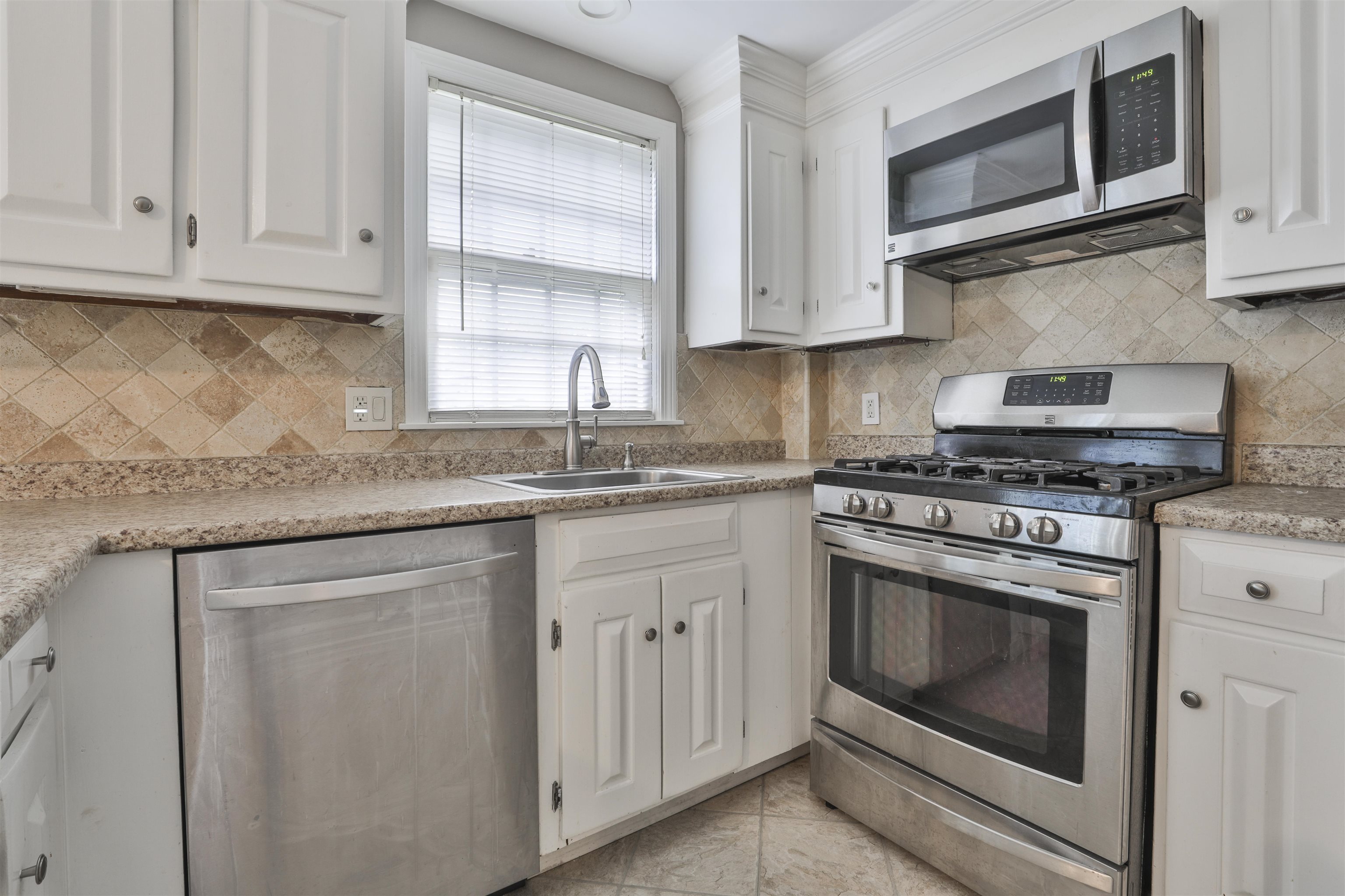 37 Cannongate III Road Nashua, NH 03063 - Photo 11 of 25