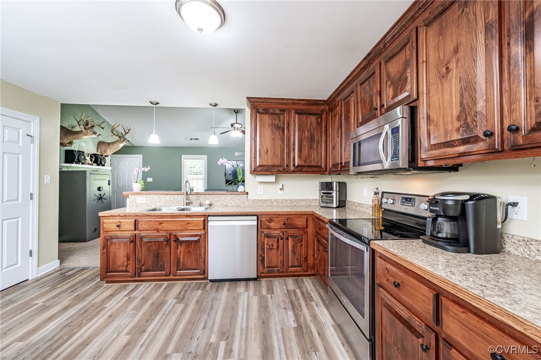 2118 Dorrell Road Aylett, VA 23009 - Photo 17 of 36 Kitchen featuring appliances with stainless steel
