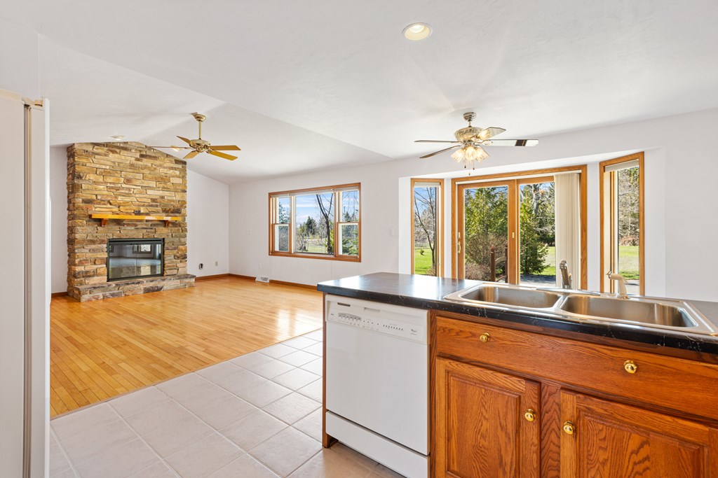 4909 Ripp Road Sturgeon Bay, WI 54235 - Photo 13 of 51 Gallery Image 13