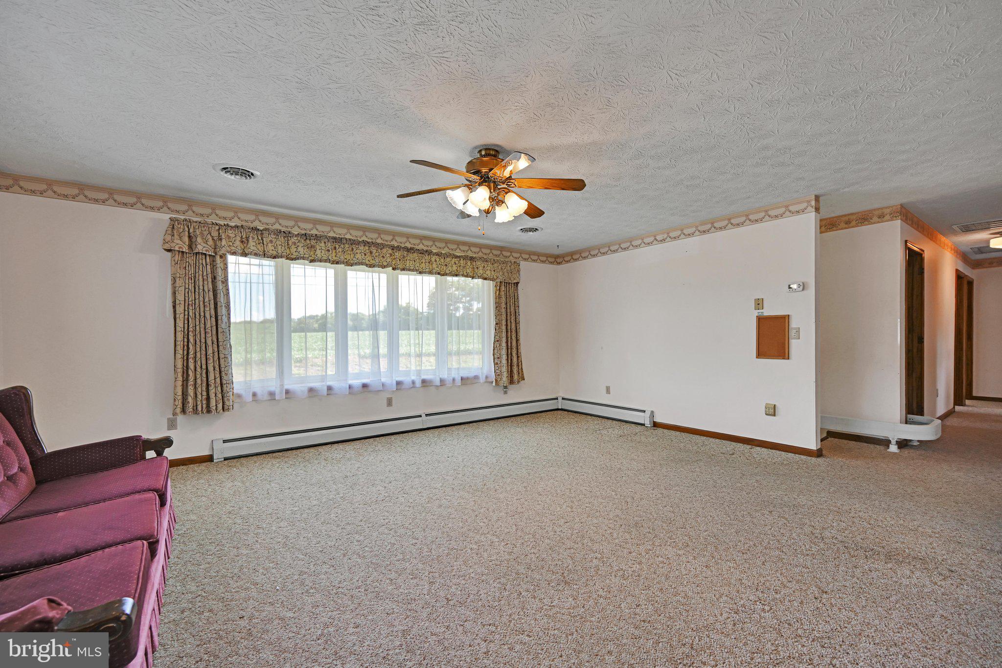 722 Canal Road Womelsdorf, PA 19567 - Photo 16 of 45 Living Area